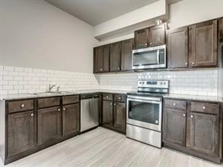 10604 Tube Dr — Photo 28