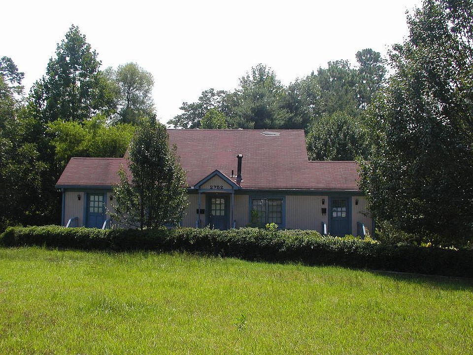 2nd image of 2752 Main St. #6