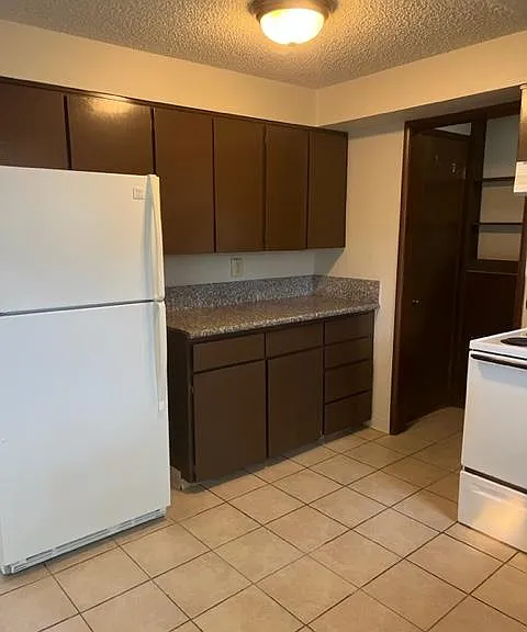 12265 SW Hall Blvd — Photo 13