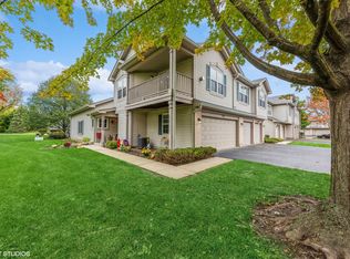 7121 S Stratton Ln, Gurnee, IL 60031