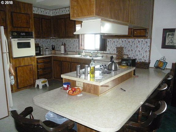 3rd image of 3415 Kirkway Dr