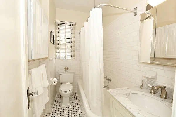 Sold by LG Fairmont Group | media 7