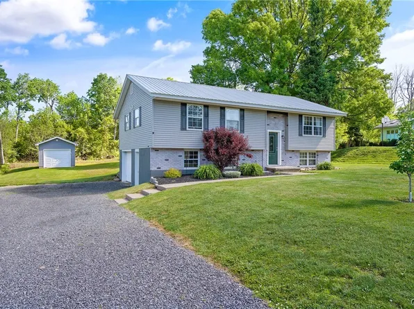 80 Jackim Rd, Oswego, NY 13126