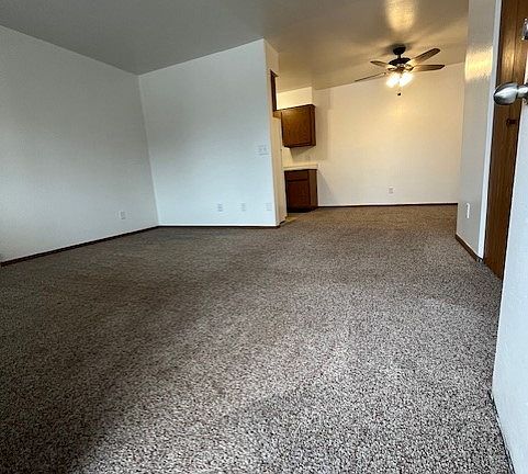 4th image of 303 Birch St #10