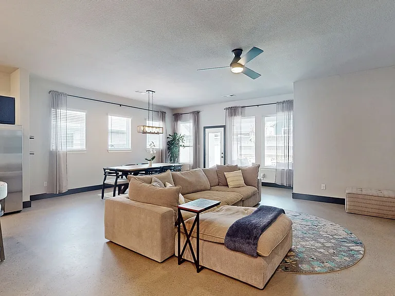 2504 Lazy Dog Ln — Photo 10