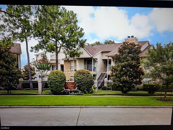 5th image of 12550 Whittington Dr #1/103