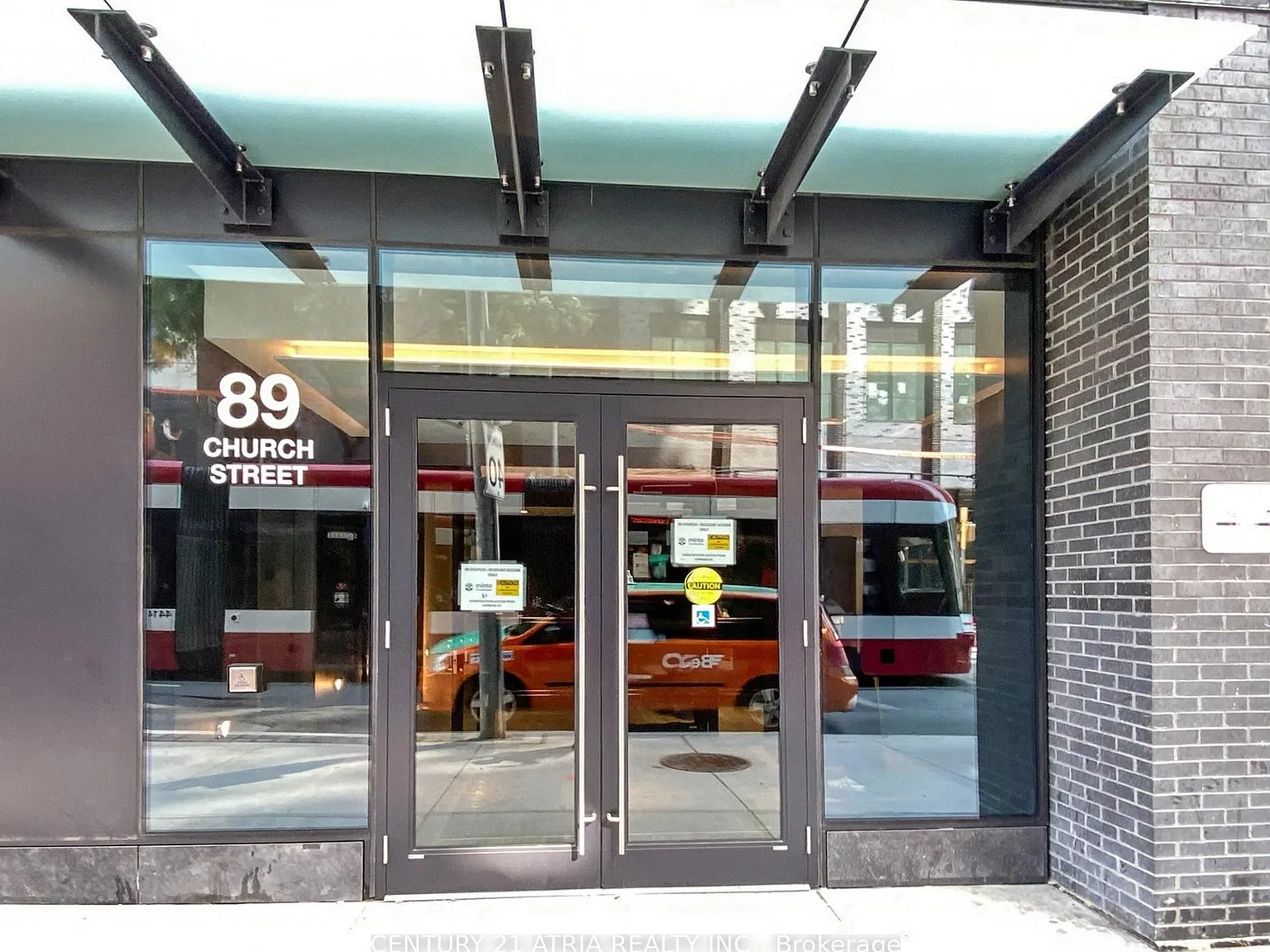 3 bed, $3,590 — Photo 2
