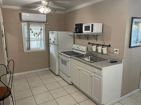 3rd image of 3318 W San Pedro St #2