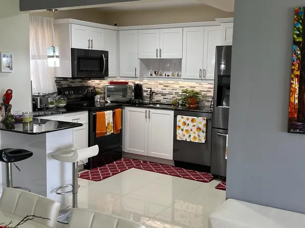 9280 Fontainebleau Blvd APT 101, Miami, FL 33172
