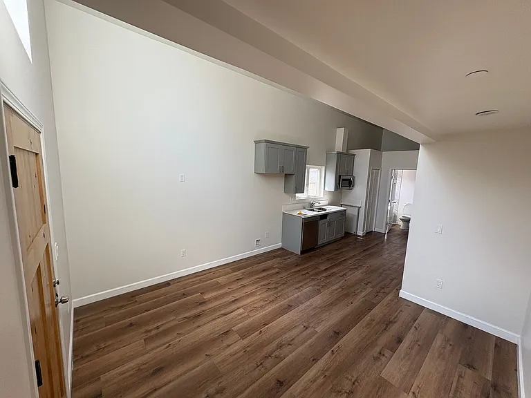 5507-5509 S Manhattan Pl — Photo 7