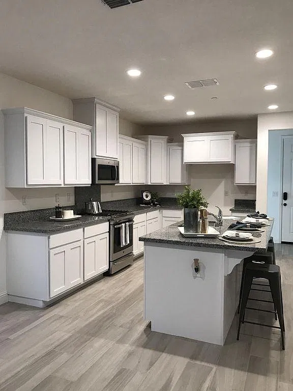 3 bed, 2.5 bath, 2254 sqft, $2,930 — Photo 3