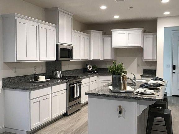 3rd image of 9709 Oak Reserve Ln