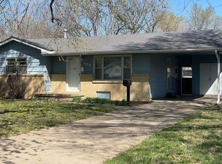 512 W 4th St, Valley Center, KS 67147