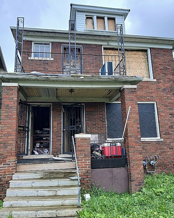 1st image of 5537 Linsdale St