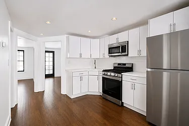 12 Roosevelt Place, #1