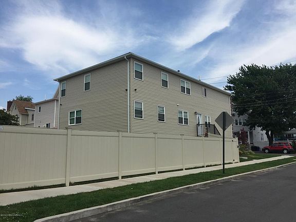 4th image of 819 Rossville Ave