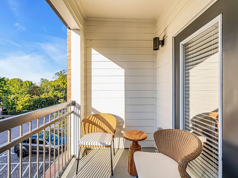 Artessa Apartments — Photo 9