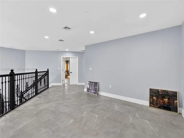 2167 SW 176th Ter — Photo 8