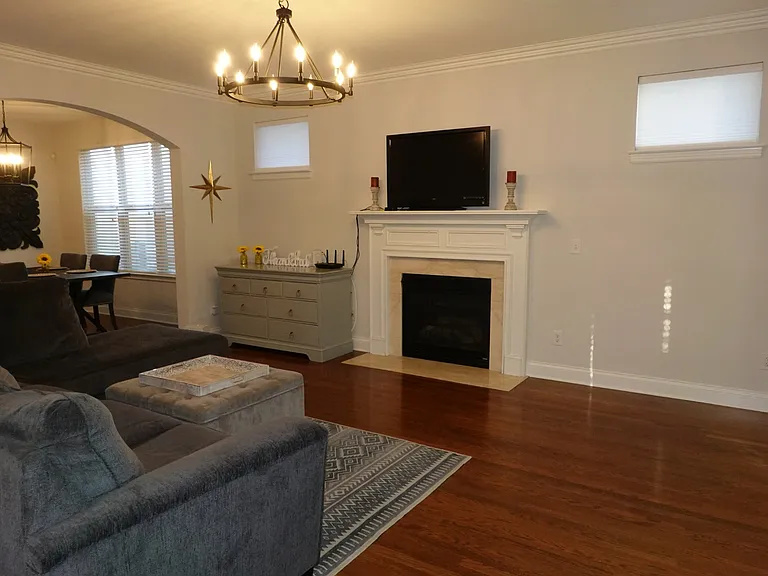 120 Jasper Ave — Photo 4