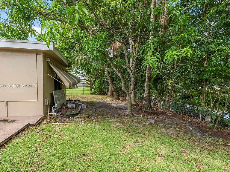 5081 SW 95th Ave — Photo 16