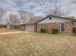 1201 S Gum Ave, Broken Arrow, OK 74012