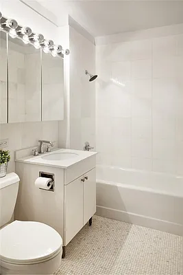 Rented by Keller Williams NYC | media 27