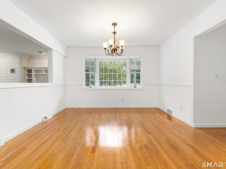 24 Herman Ave — Photo 8