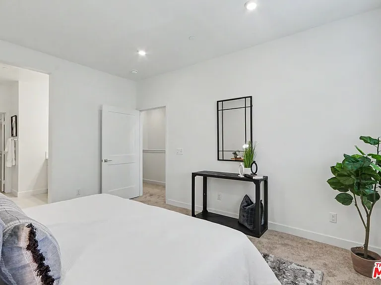 126 Hazel Dr — Photo 12