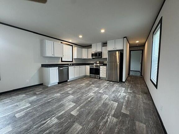 5th image of 504 Randolph St
