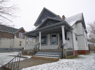 908 S 20th St, Manitowoc, WI 54220