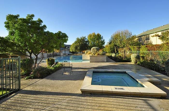 Pool & Hot Tub