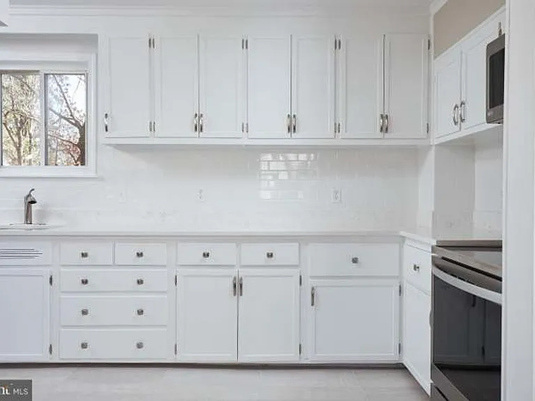 221 Dale Dr — Photo 10