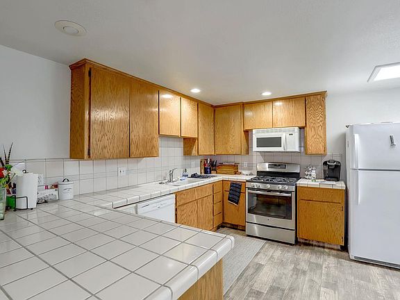 2nd image of 14995 Llagas Ave