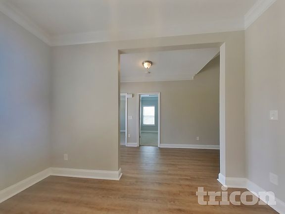 3rd image of 402 Cranbrooke Dr