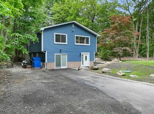 51 Lakeside Dr NW, Vernon, NJ 07461