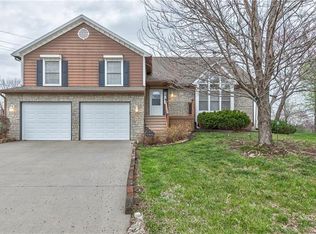 16580 Deertrack St, Basehor, KS 66007