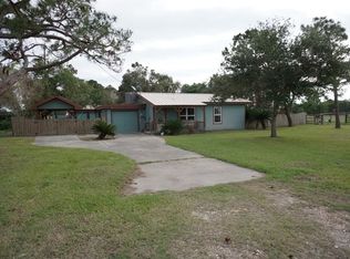 691 Old Settlement Rd, Seadrift, TX 77983