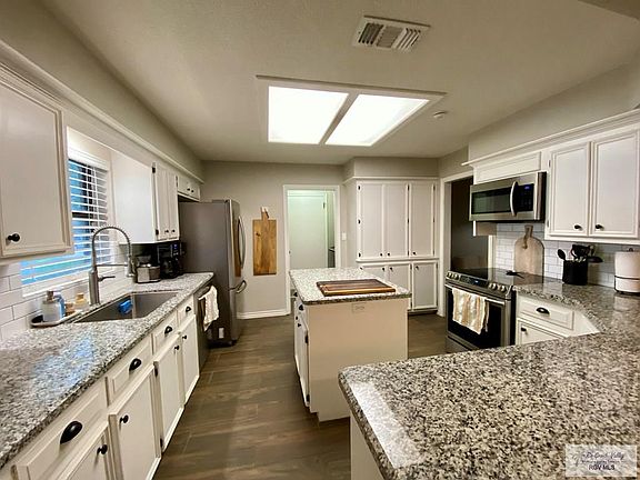 4th image of 5062 Lakeway Dr