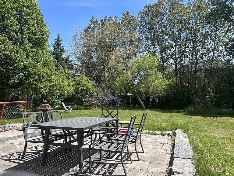 51 Dunn Dr — Photo 2