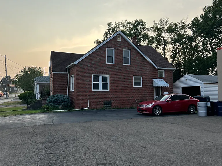1312 Ridge Rd — Photo 2