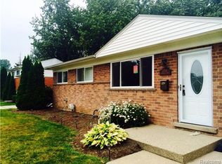 23741 Glenbrook St, Saint Clair Shores, MI 48082