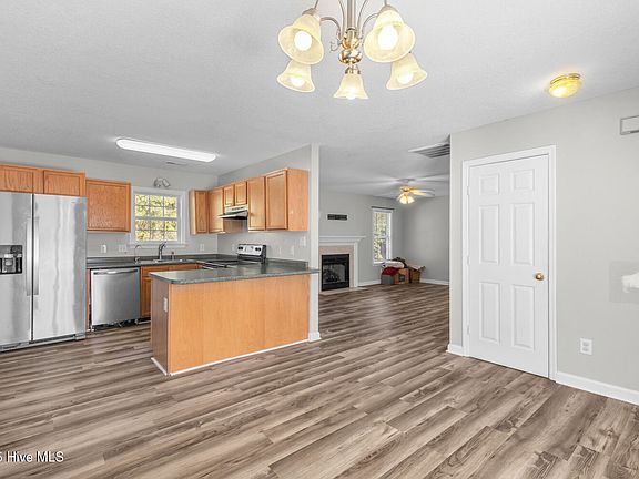 5th image of 108 White Stone Court