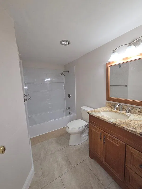 2 bed, 1.0 bath, 1090 sqft, $2,195 — Photo 4