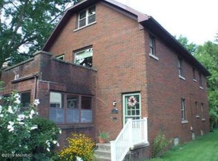 2245 Riverside Dr NE, Grand Rapids, MI 49505