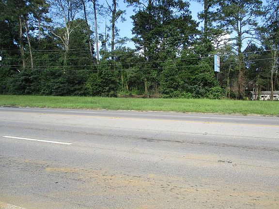 3rd image of 1535 Parker Dr