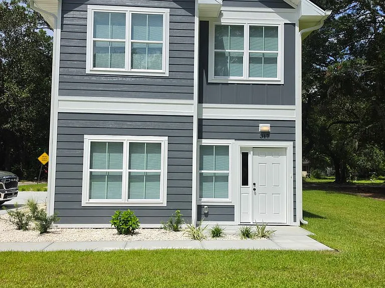 317 Gause St — Photo 1