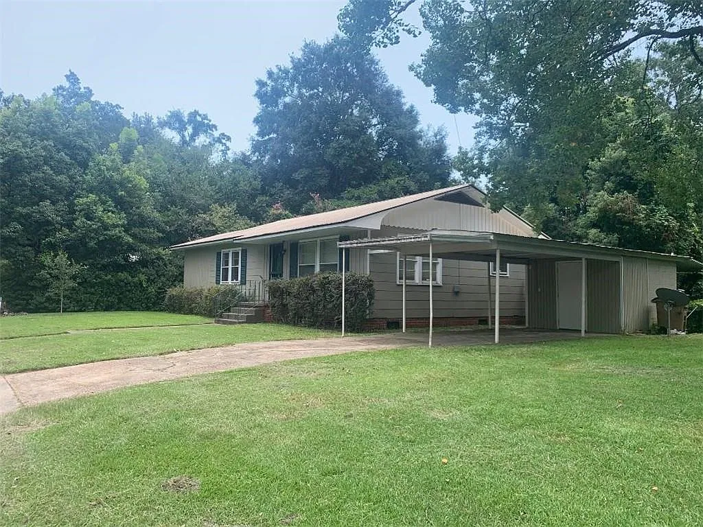 3 bed, 2.0 bath, 1100 sqft, $1,250 — Photo 2