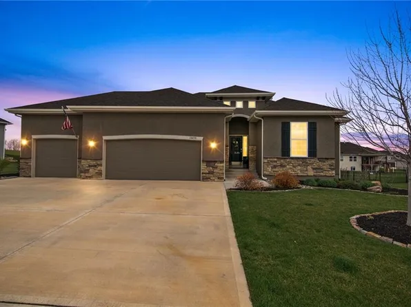 14458 N 145th St, Basehor, KS 66007