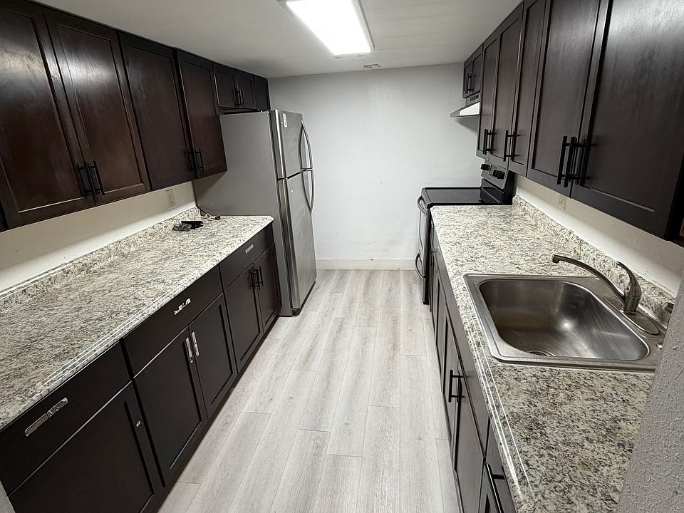 1st image of 3206 W Valley Hwy E #B