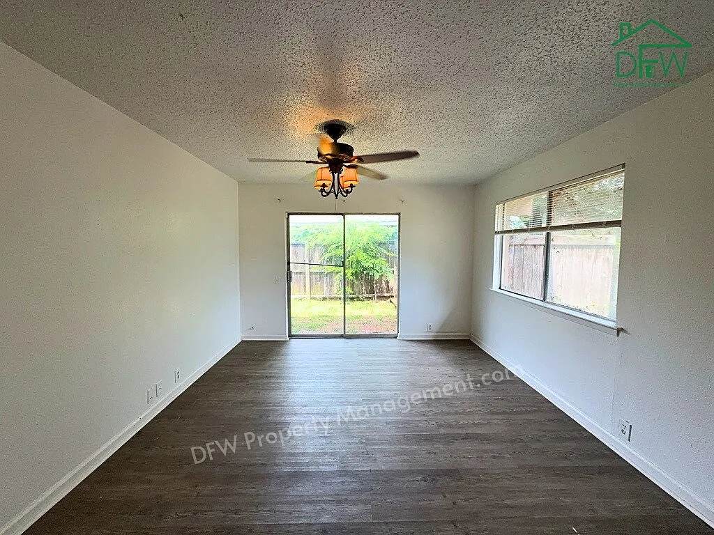 3 bed, 2.0 bath, 1150 sqft, $1,695 — Photo 2